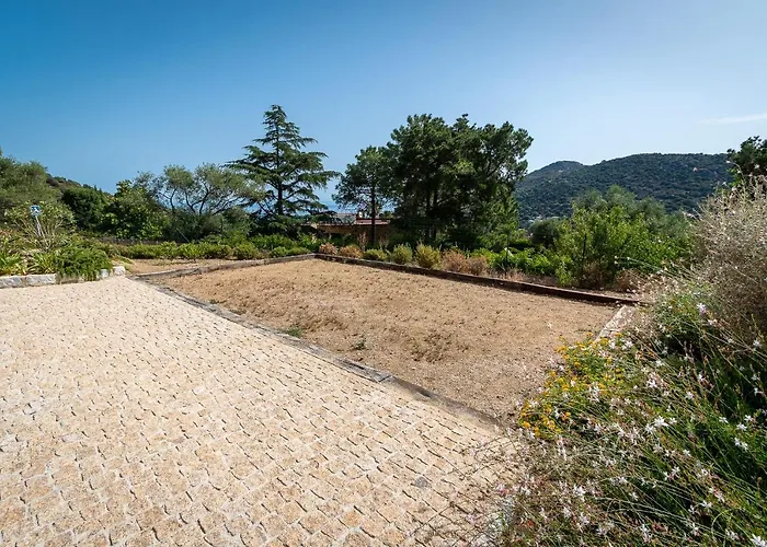 U Manellu Aparthotel 4*